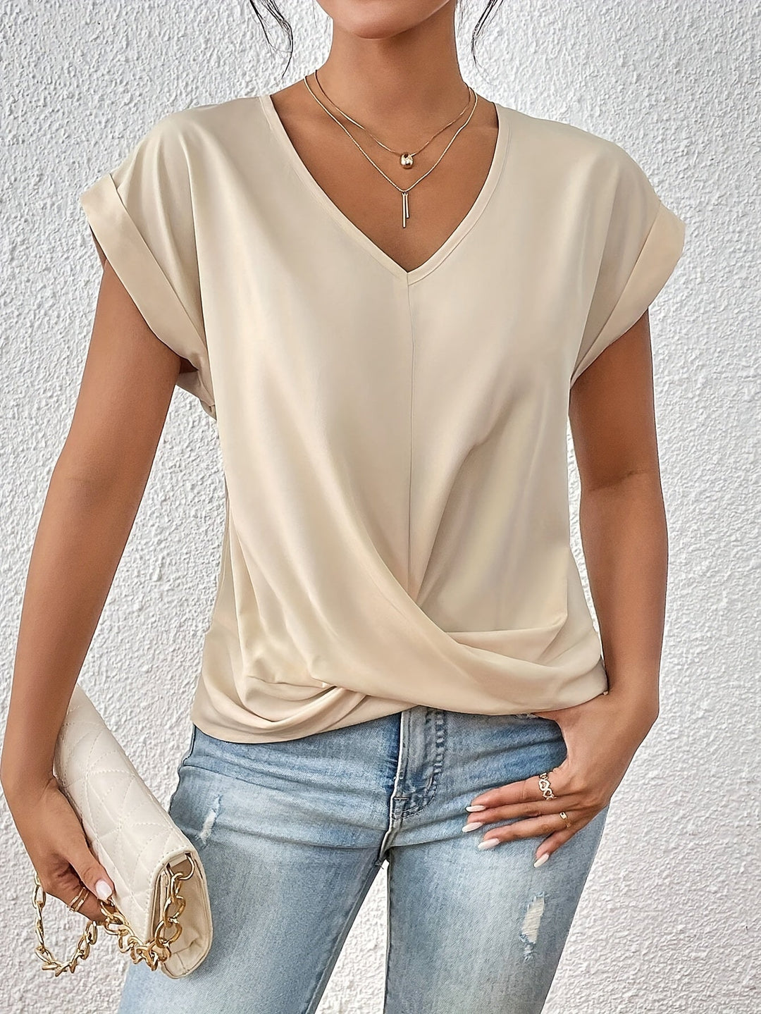 Lucille – Elegant V-Neck T-Shirt